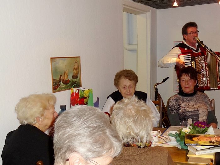 25 Interessierte und ich mittenmang, 12.3.2015